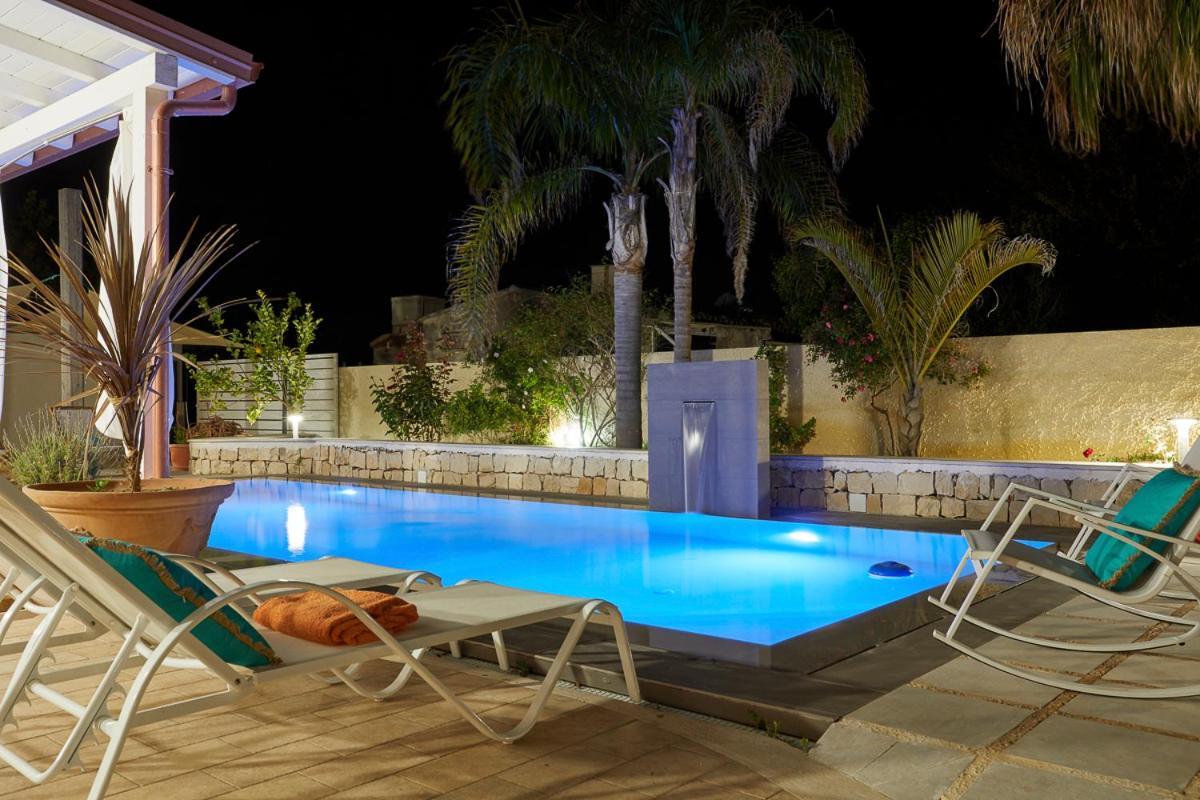Villa Zamia Con Piscina Santa Maria Del Focallo Kültér fotó